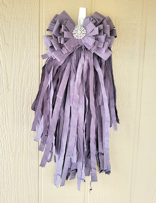 Gray Rag Bow