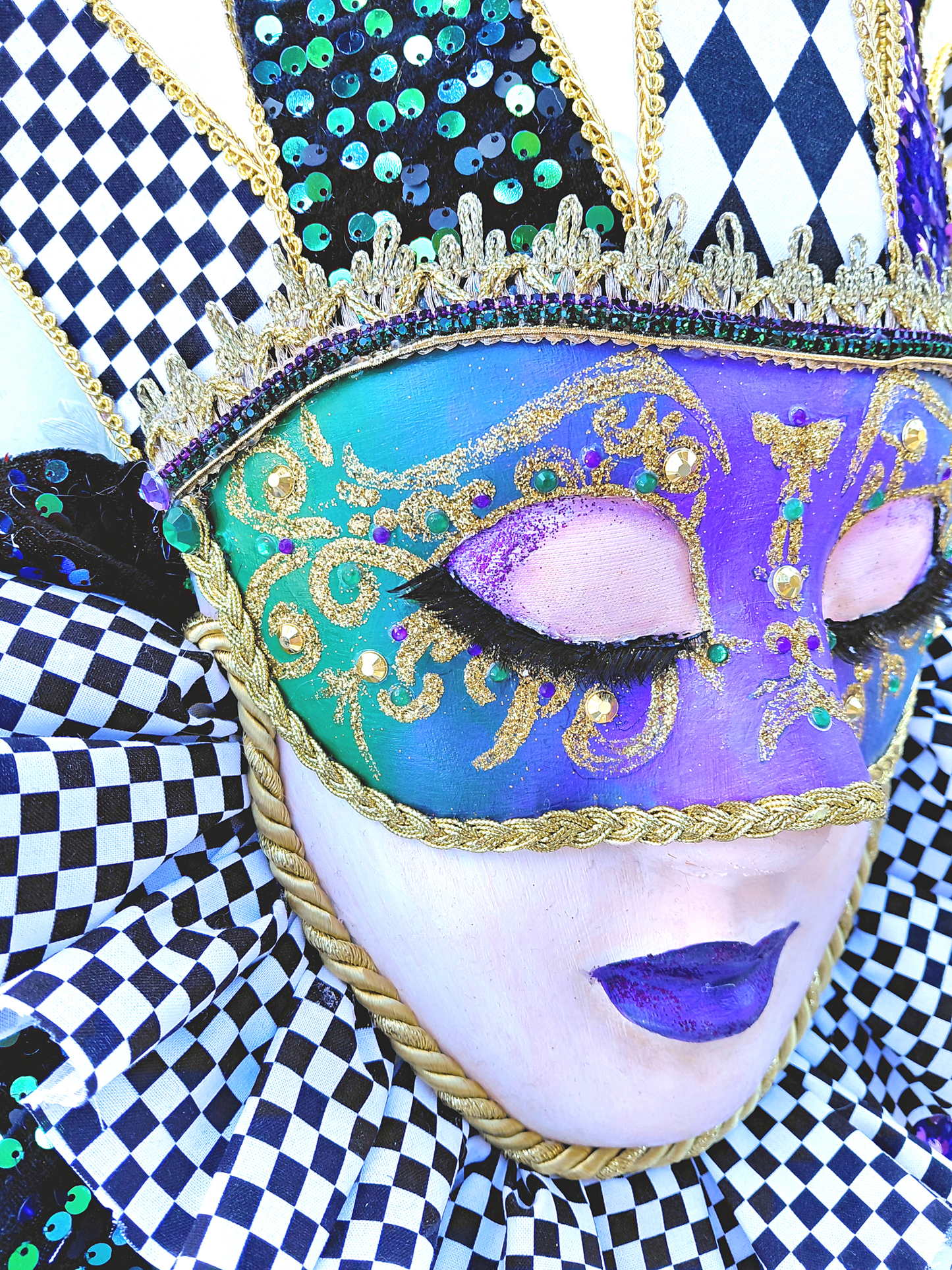 Full Face Mardi Gras Mask Wreath Attachment