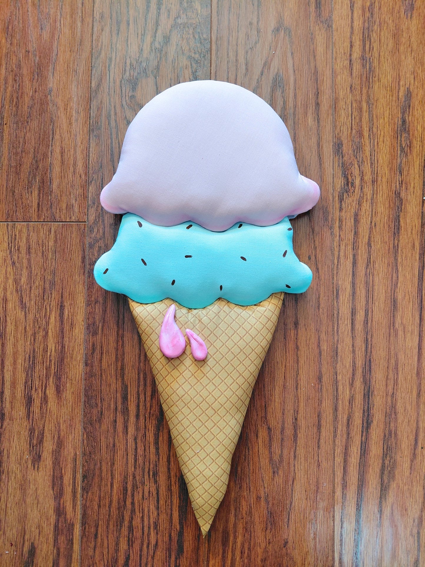 Set of 2 Ice Cream Cones