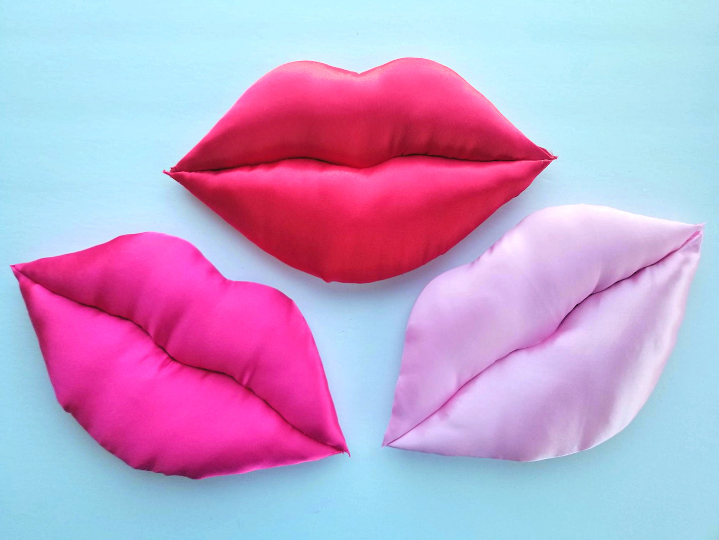 Satin Mini Lips Wreath Attacments