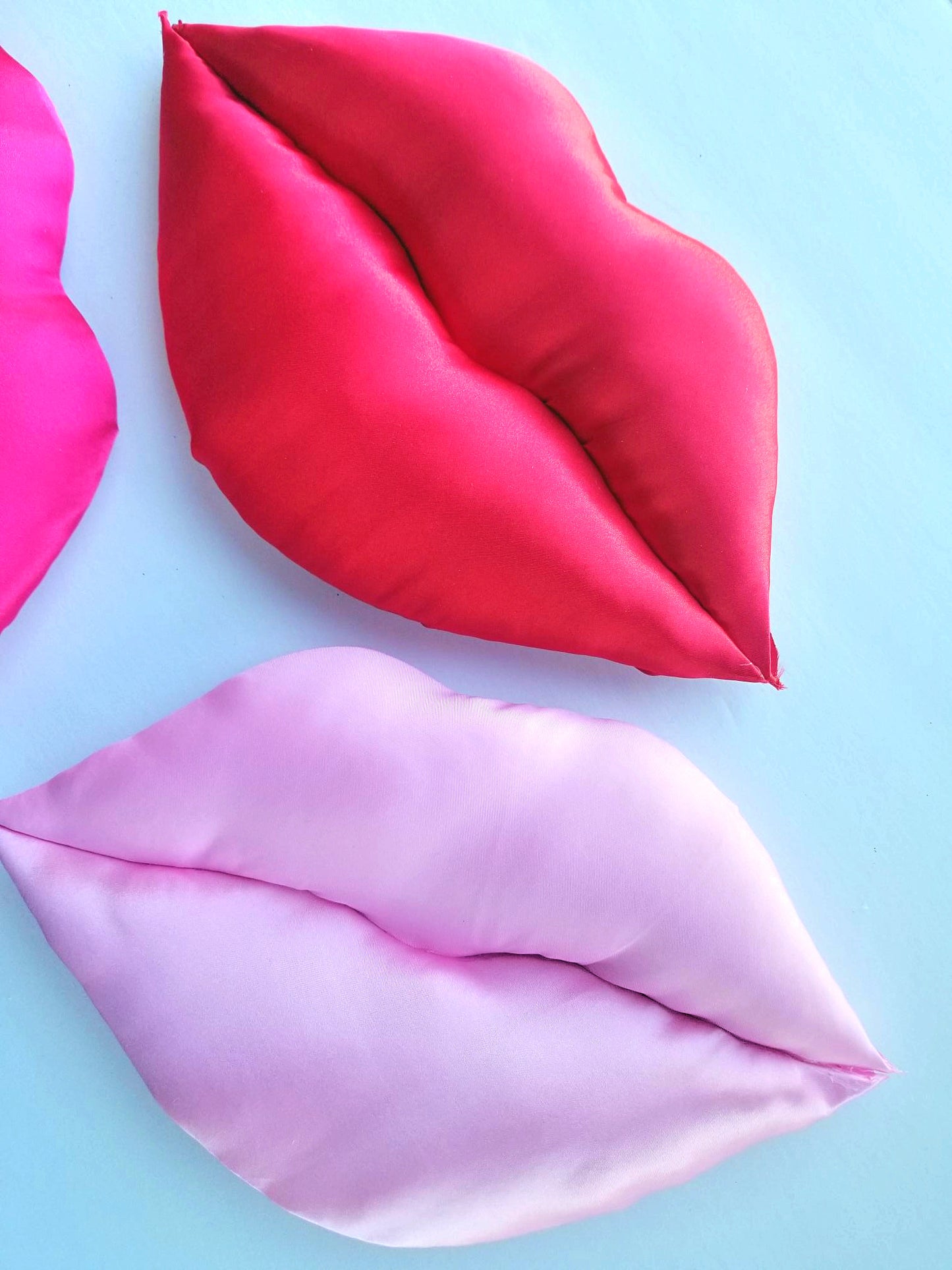 Satin Mini Lips Wreath Attacments
