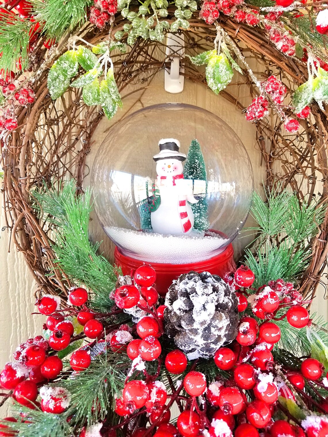 Grapevine Basket Snow Globe Christmas Wreath