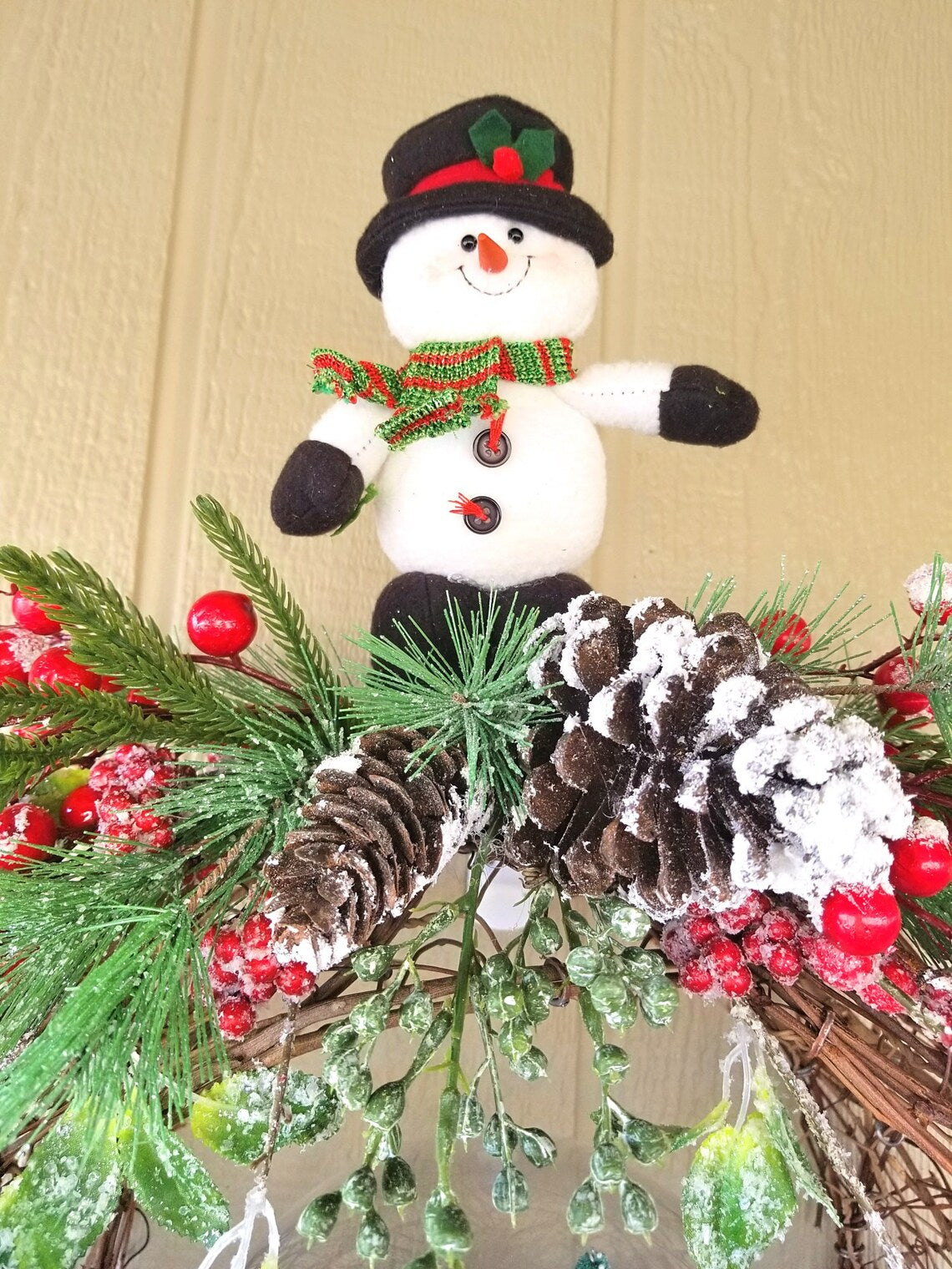 Grapevine Basket Snow Globe Christmas Wreath