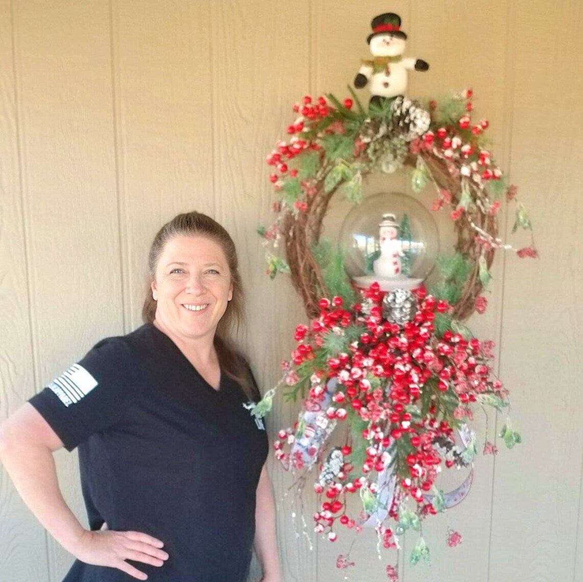 Grapevine Basket Snow Globe Christmas Wreath